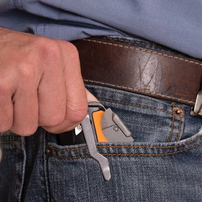 Fiskars Pro Folding Utility Knife 6 Fiskars Pro Folding Utility Knife - Image 6