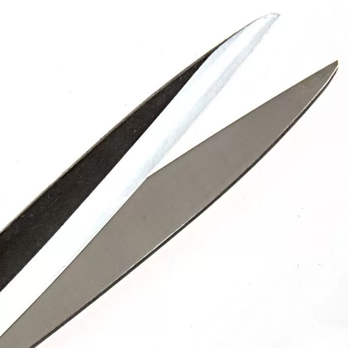 Okatsune 7-inch Blade Hedge Shears, 21-inch Overall Length 4 Okatsune 7-inch Blade Hedge Shears, 21-inch Overall Length - Image 4